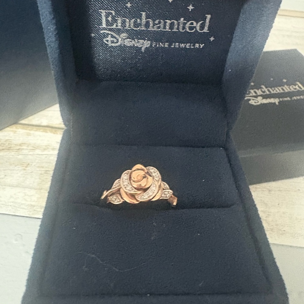 Disneys Enchanted Rose 10k Gold ring